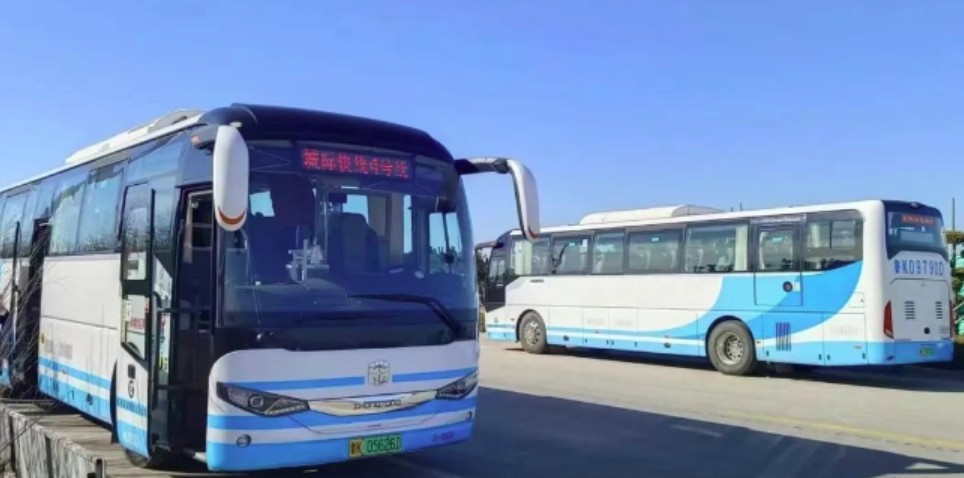乘坐城際4號線，打卡布魯維斯、那香海、海草部落，連線貓頭山、火炬八街。